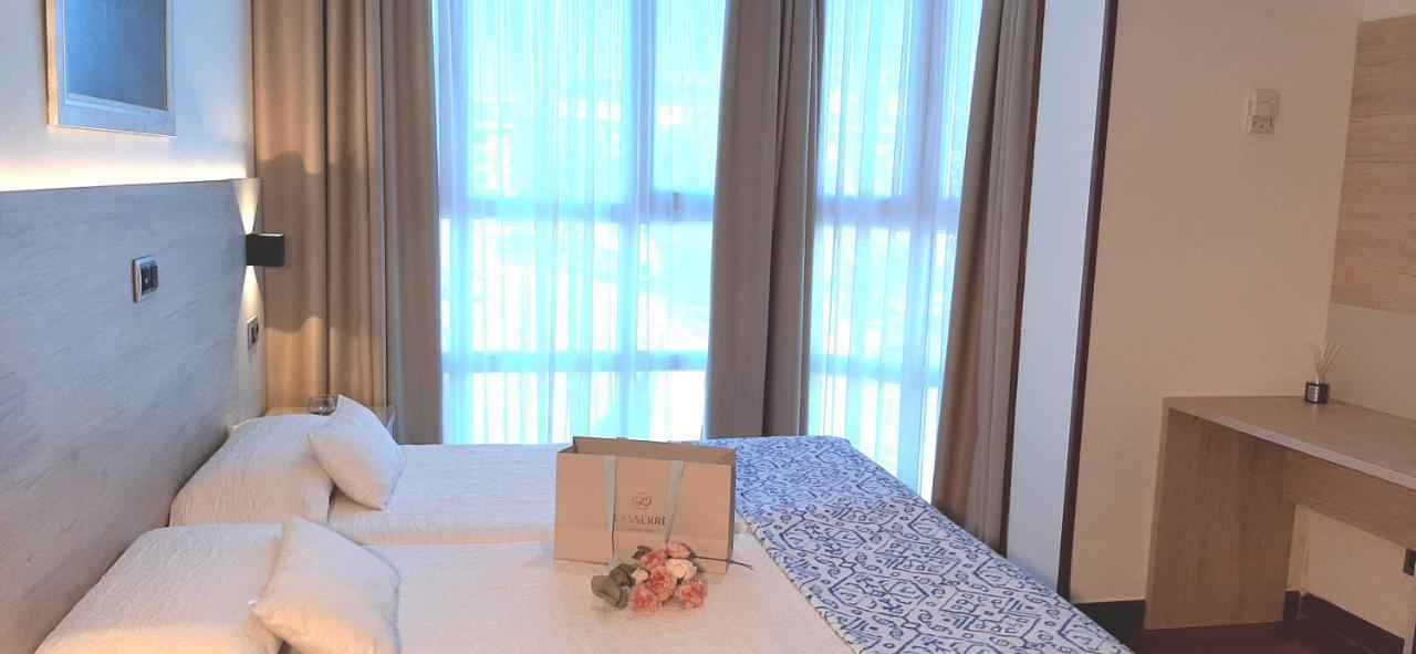 Hotel Nueva Plaza Малианьо Экстерьер фото