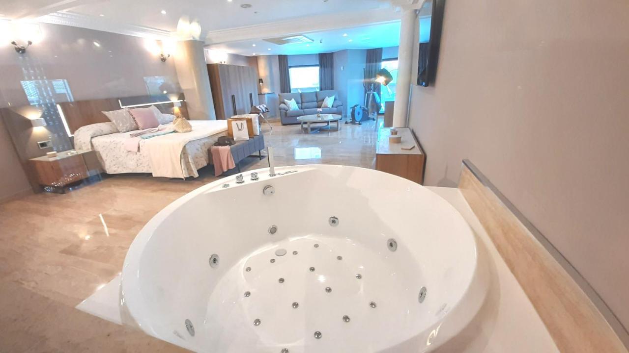 Hotel Nueva Plaza Малианьо Экстерьер фото