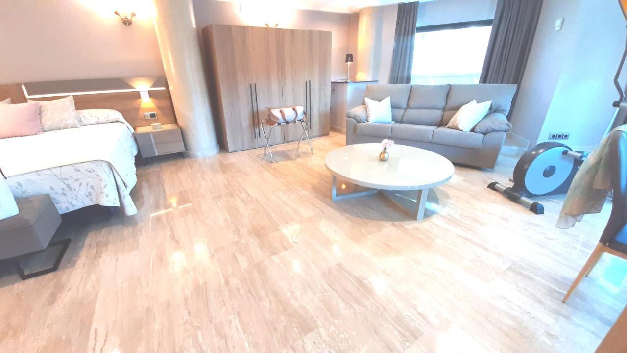 Hotel Nueva Plaza Малианьо Экстерьер фото