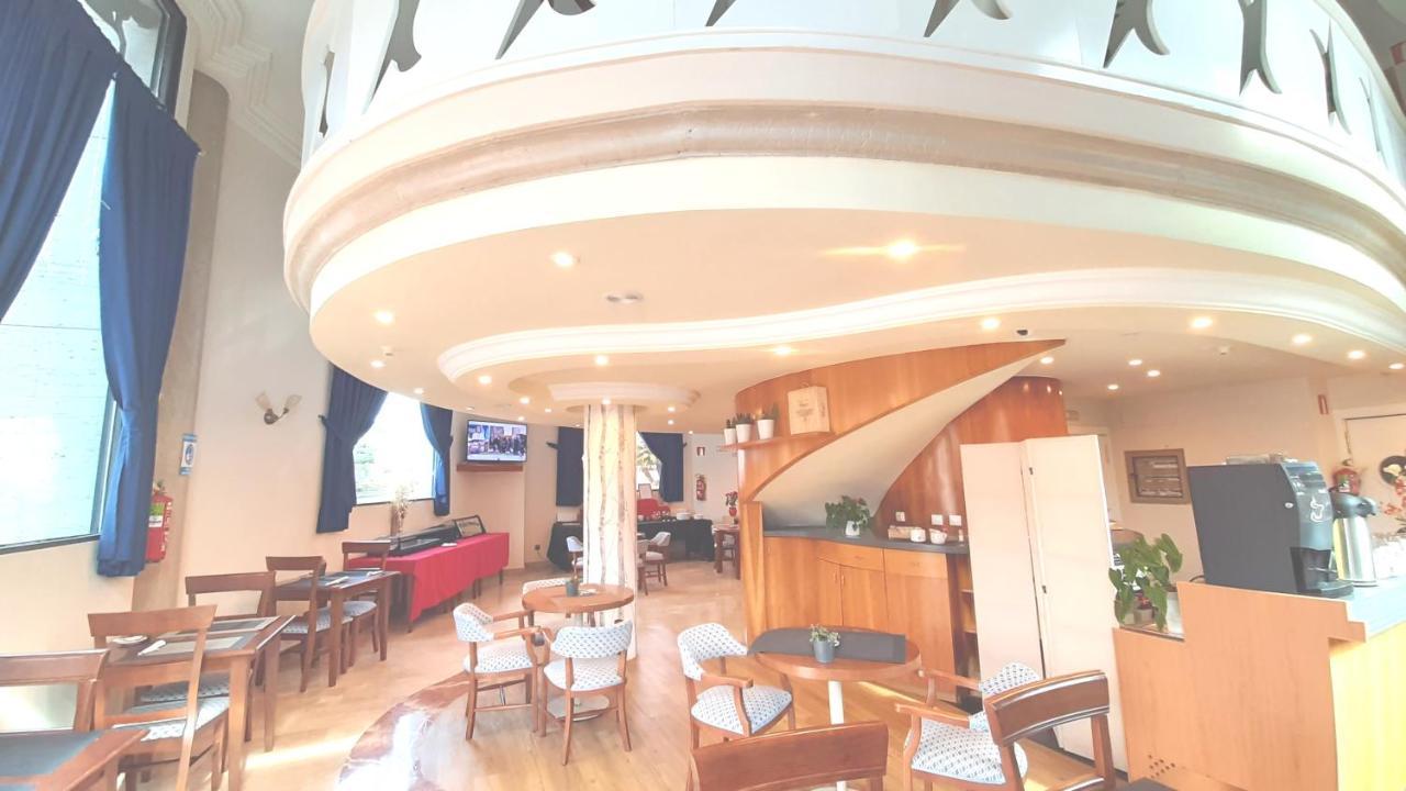 Hotel Nueva Plaza Малианьо Экстерьер фото