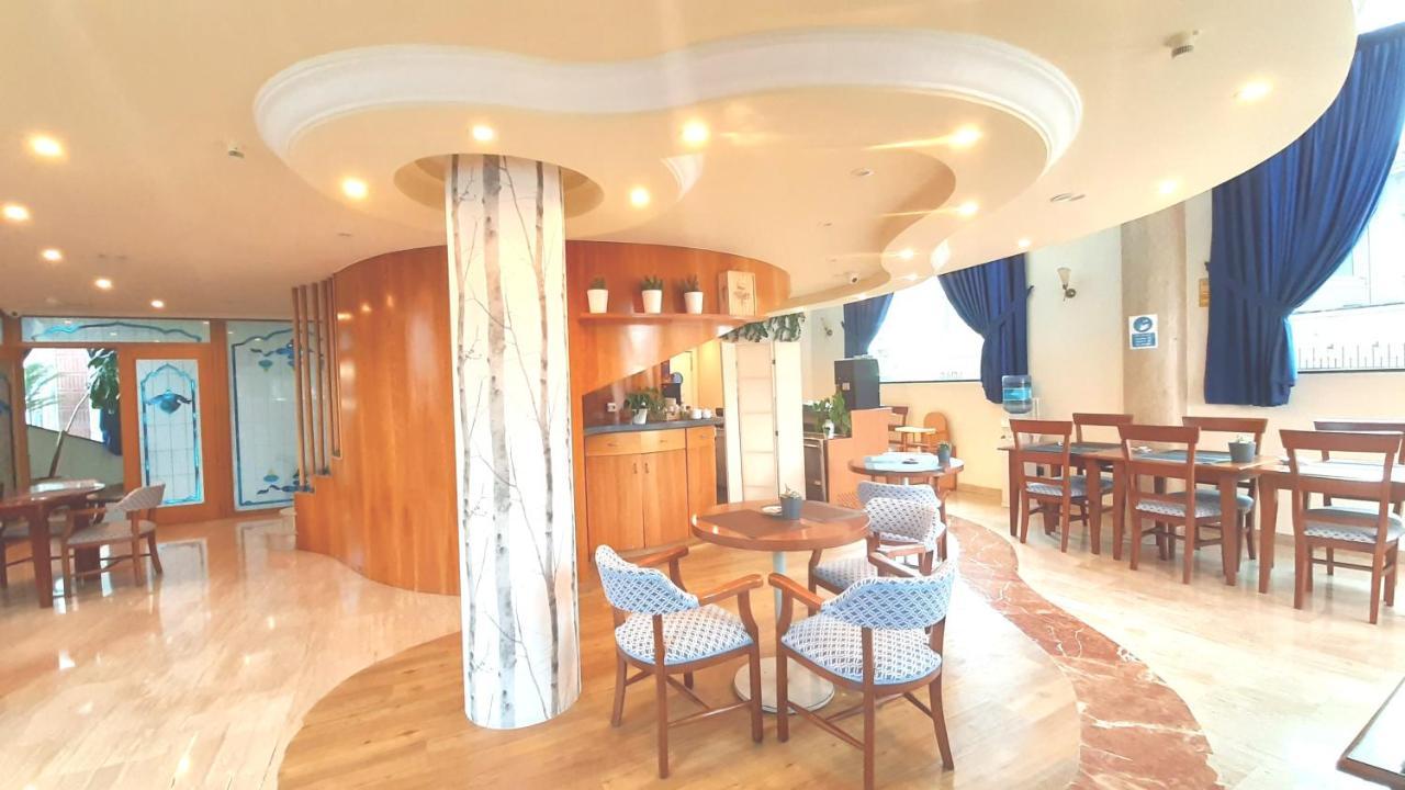 Hotel Nueva Plaza Малианьо Экстерьер фото