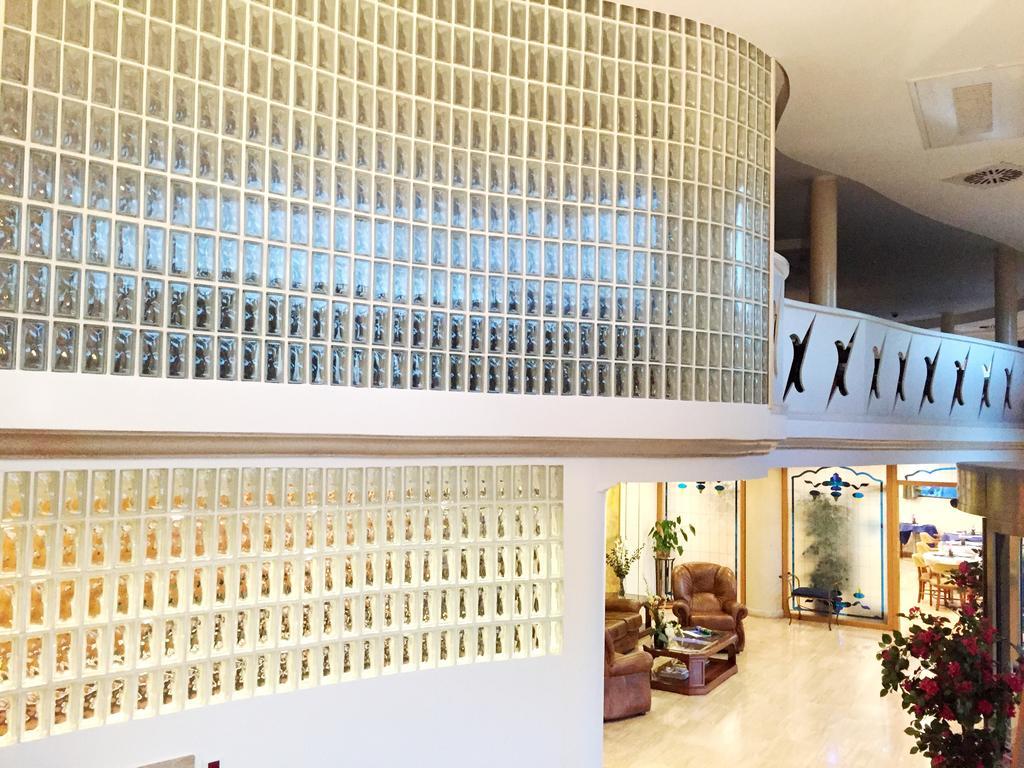 Hotel Nueva Plaza Малианьо Экстерьер фото